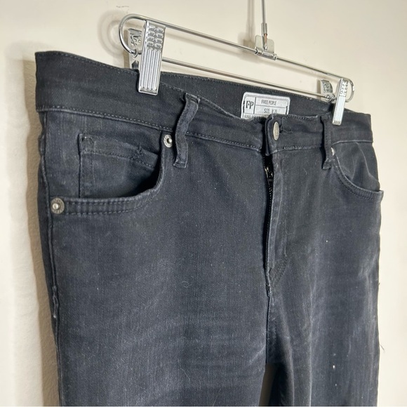 Free People High Rise Stretch Skinny Distressed Jeans Raw Hem Black Size 28 - Picture 4 of 11